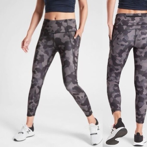 Athleta Pants - Athleta Lightning Stash Pocket Camo 7/8 Tight In Supersonic